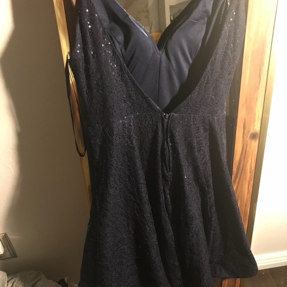 Dress - Picture 2 of 7